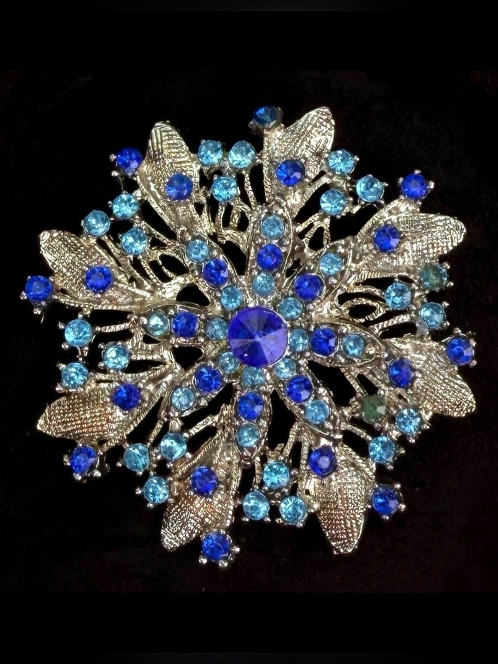 Vintage aged, Silvertone and blue rhinestone, large brooch pin